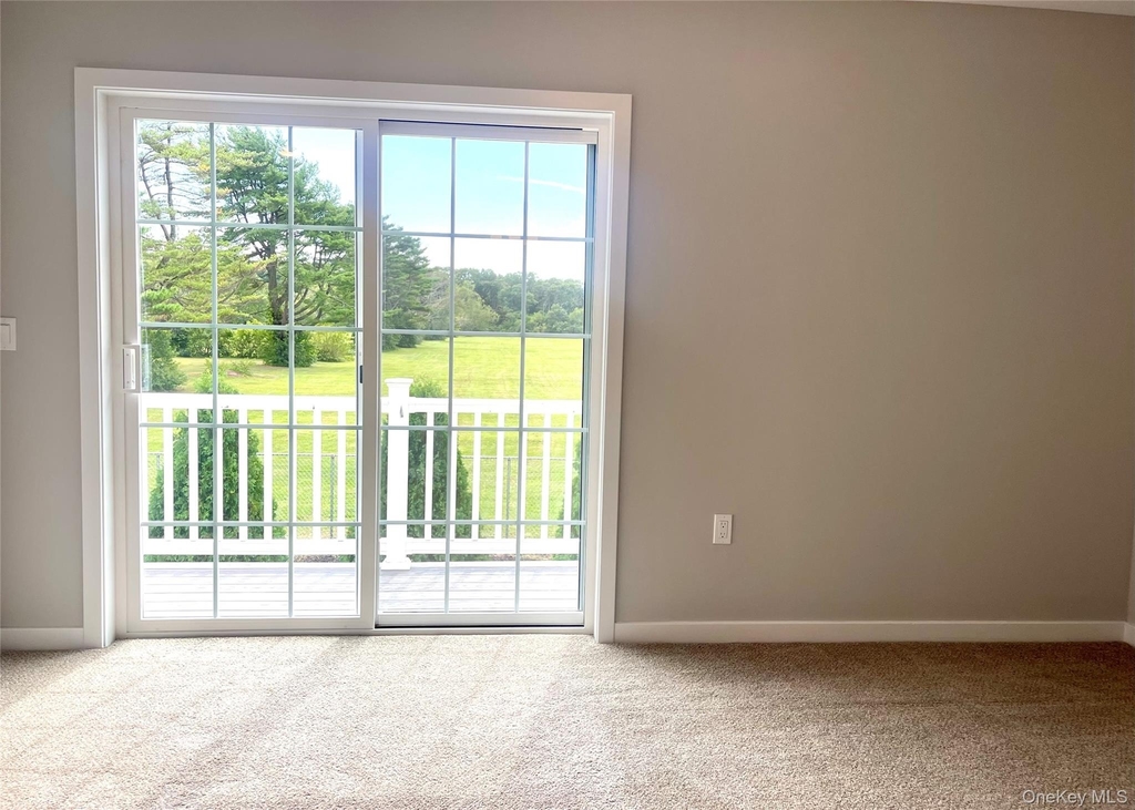 221 Eastview Drive - Photo 12