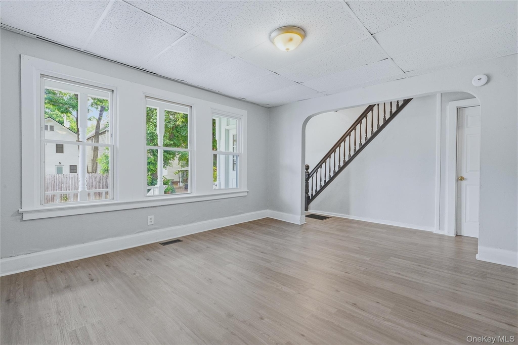 70 Van Deusen Street - Photo 6