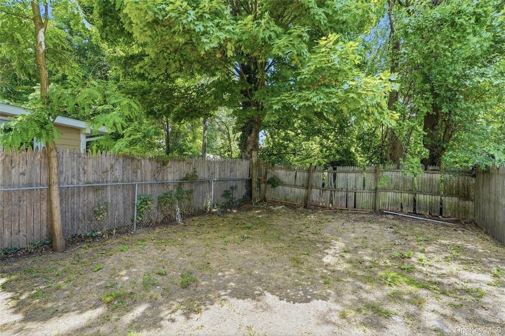 70 Van Deusen Street - Photo 18