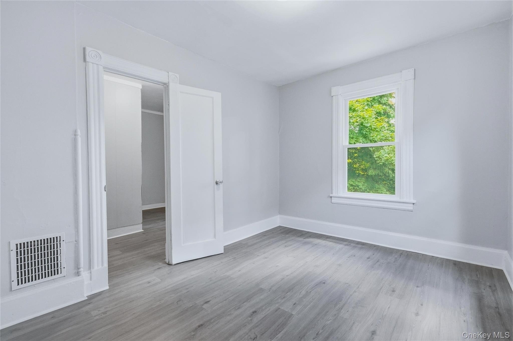 70 Van Deusen Street - Photo 12