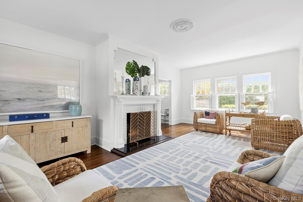 1 Bishop Avenue - Photo 3