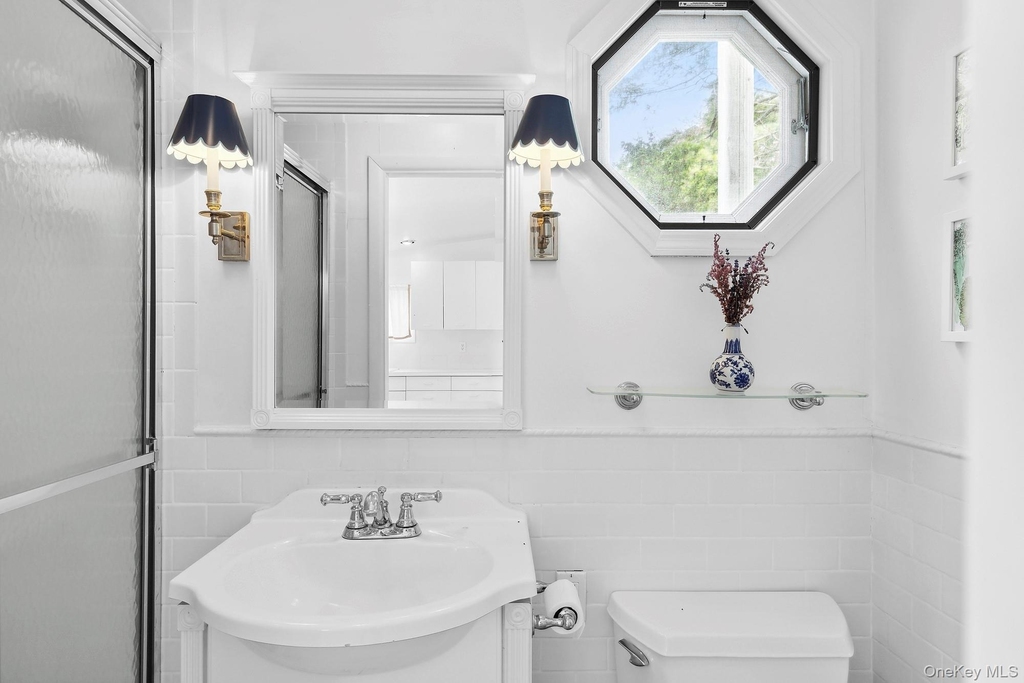 1 Bishop Avenue - Photo 17