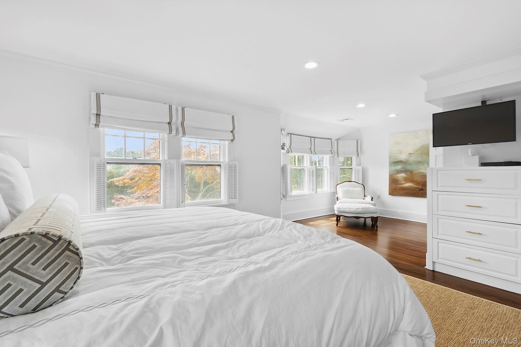 1 Bishop Avenue - Photo 9