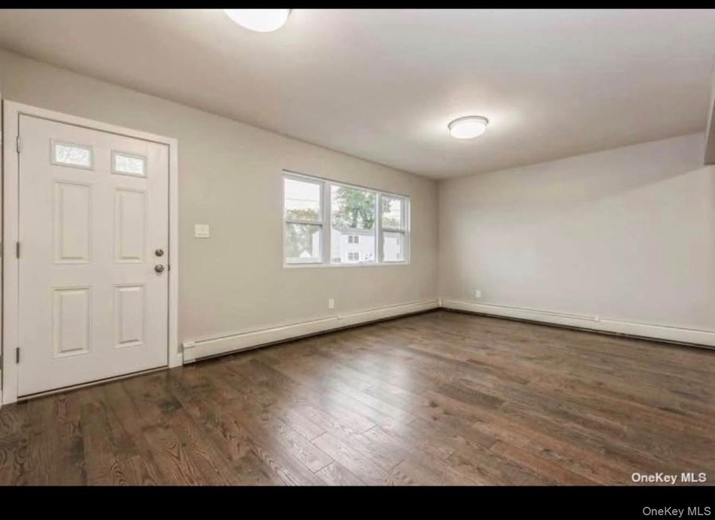 88 Ralph Avenue - Photo 4