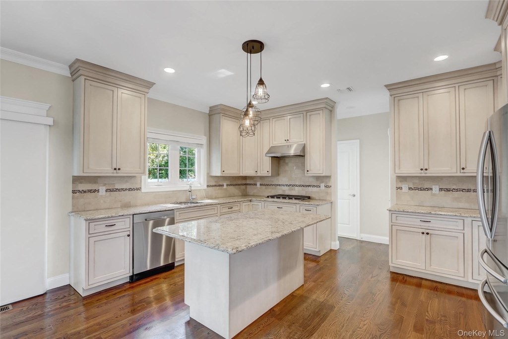 11 Lillian Lane - Photo 5