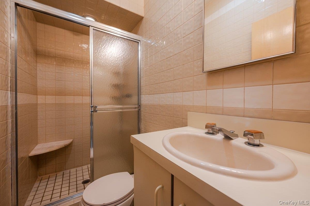 40 Cayuga Avenue - Photo 11