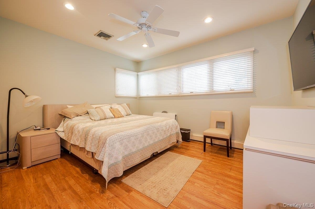 40 Cayuga Avenue - Photo 12