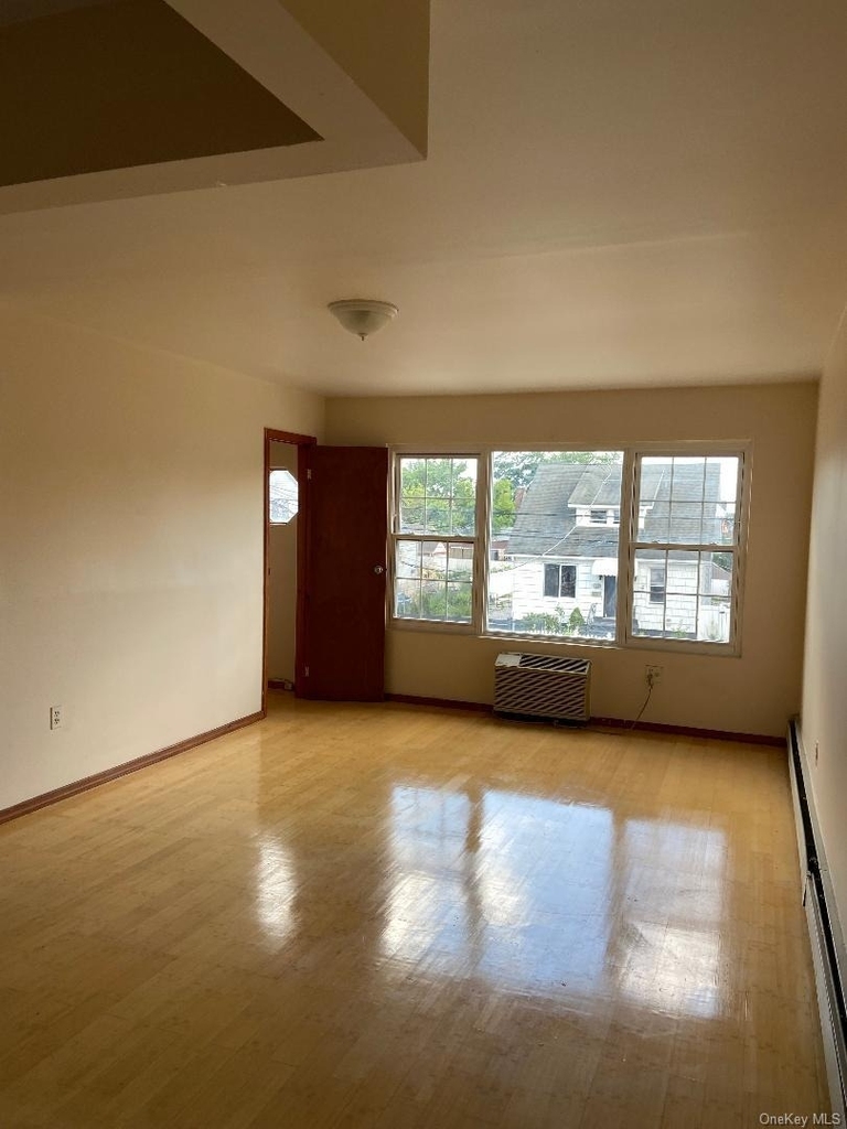 19707 120 Th Ave - Photo 2