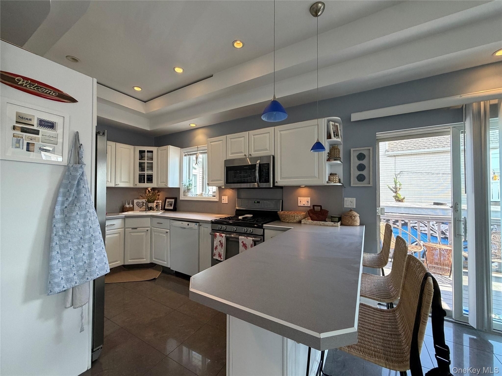 60 Trenton Avenue - Photo 3