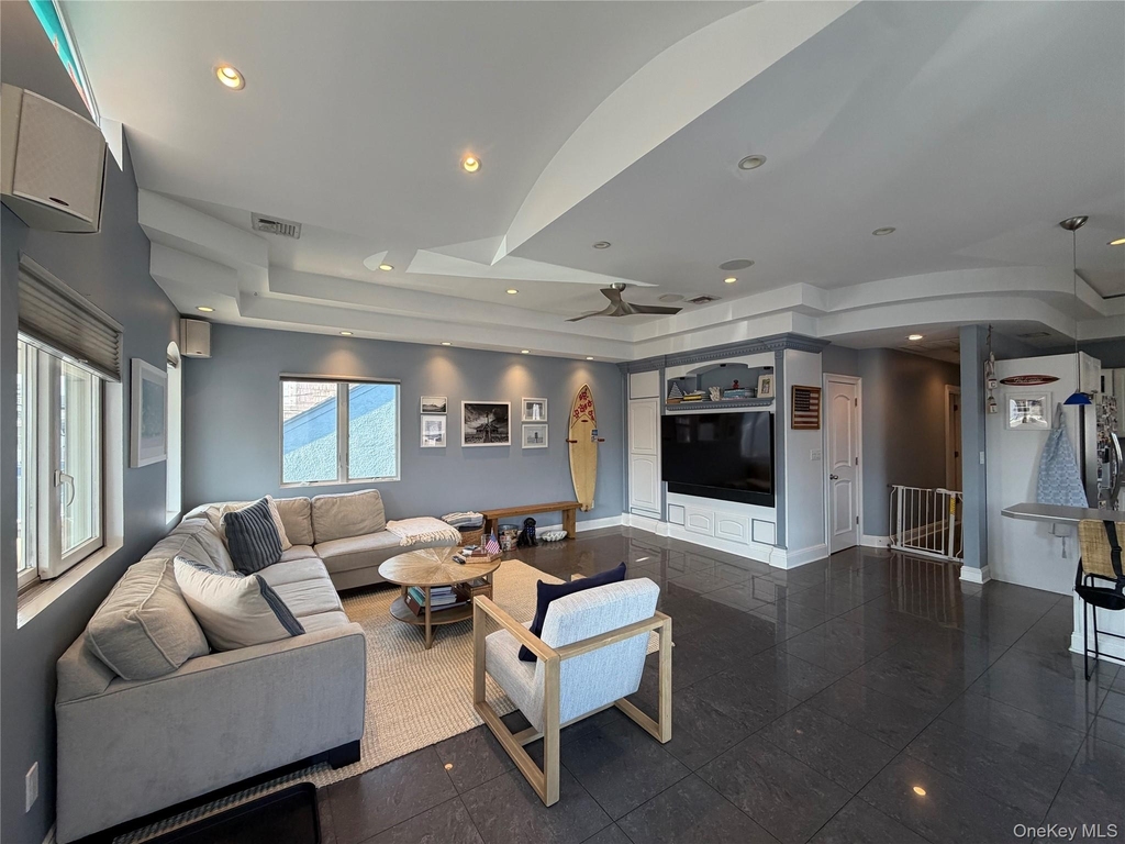 60 Trenton Avenue - Photo 1