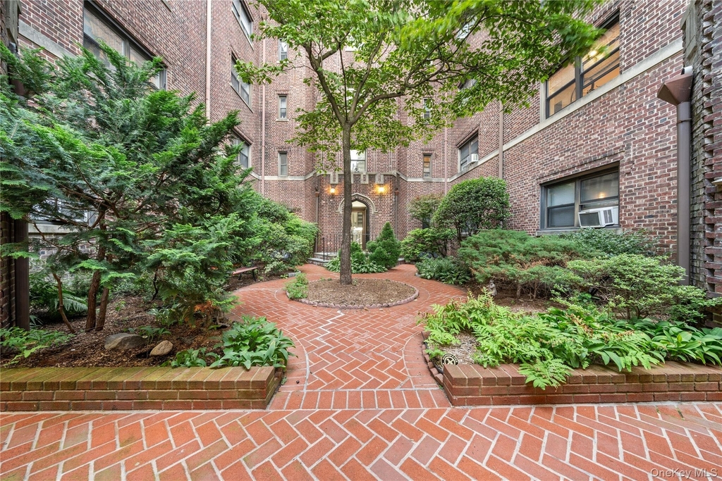 240 Halstead Avenue - Photo 0