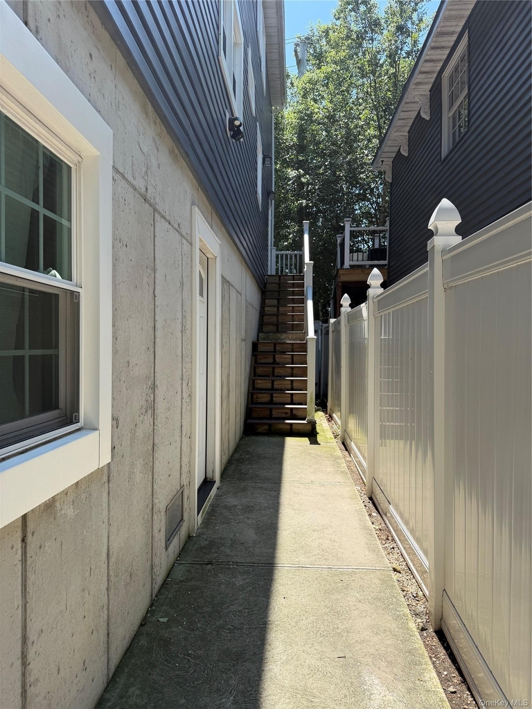 422 E Chester Street E - Photo 16