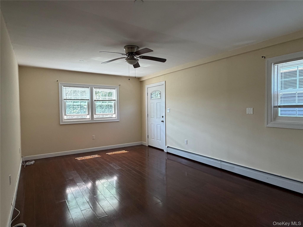 422 E Chester Street E - Photo 2