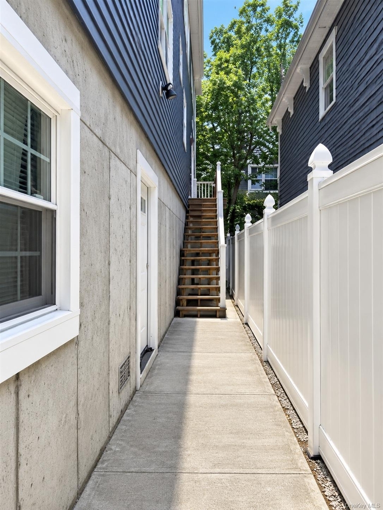 422 E Chester Street E - Photo 8