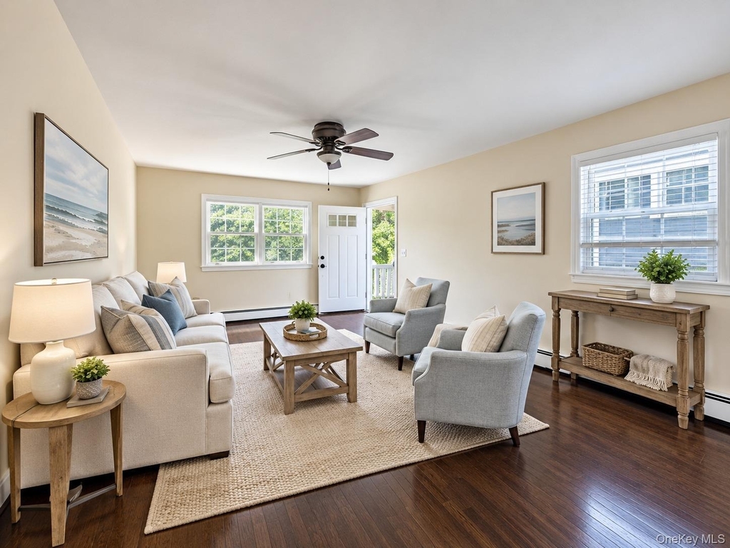 422 E Chester Street E - Photo 1