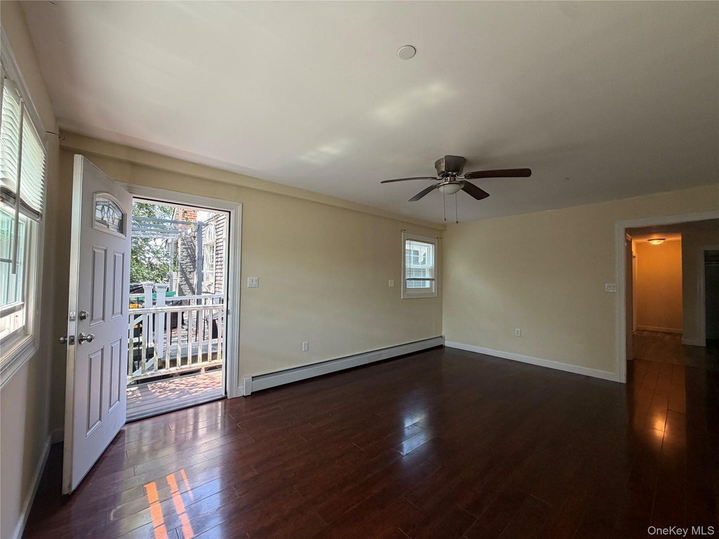 422 E Chester Street E - Photo 1
