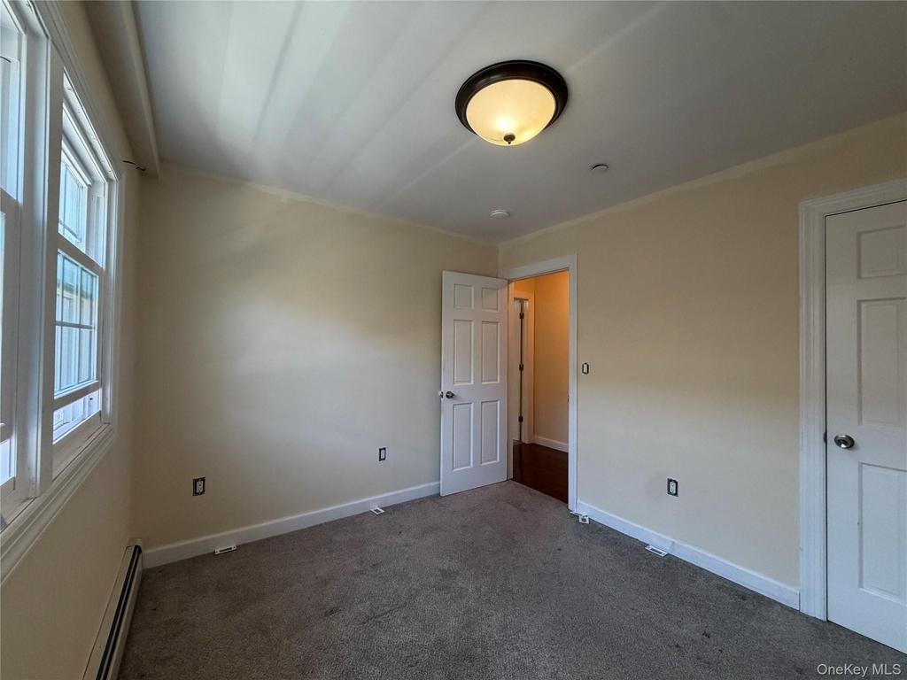 422 E Chester Street E - Photo 14