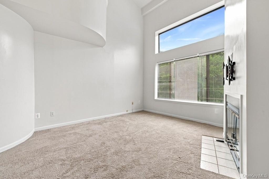 352 N Greeley Avenue - Photo 7