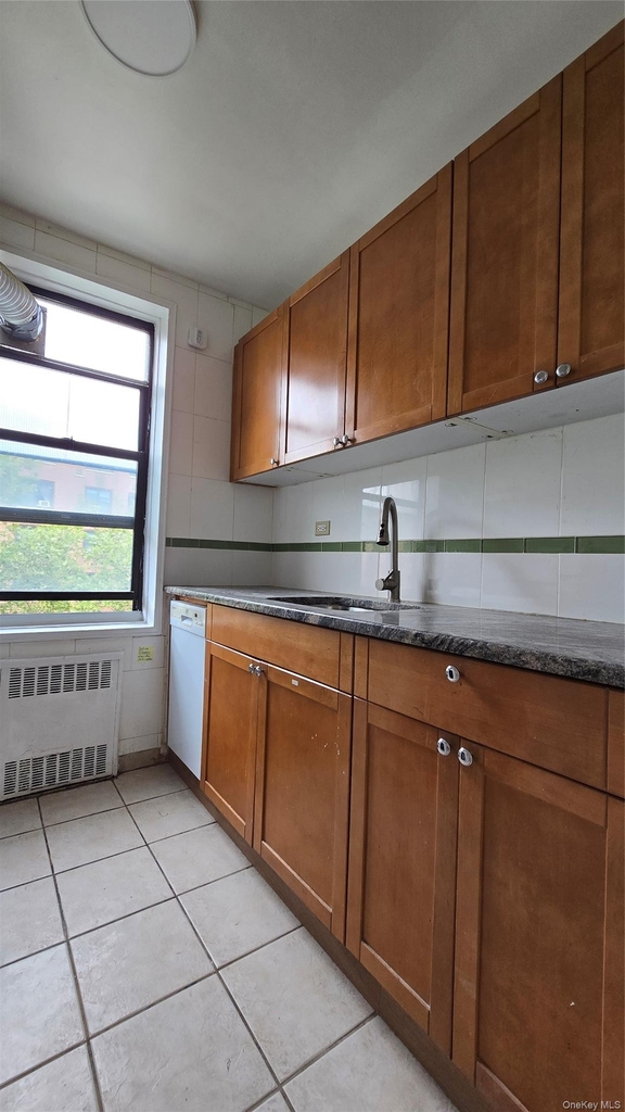 141-60 84th Road - Photo 7
