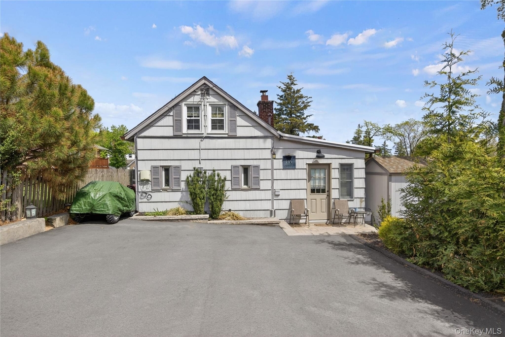 109 West Park Avenue - Photo 1