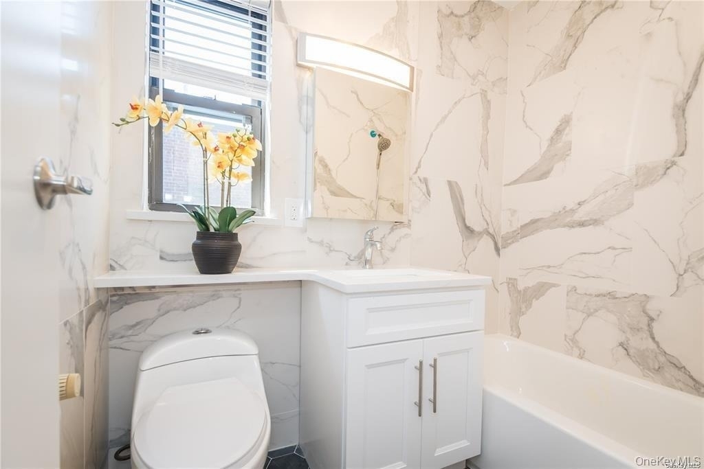 7 Bond Street - Photo 13