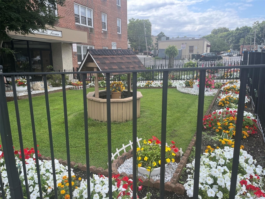 52 Yonkers Terrace - Photo 1