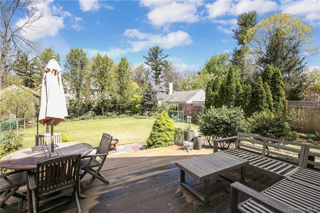 26 Earlwoode Drive - Photo 16
