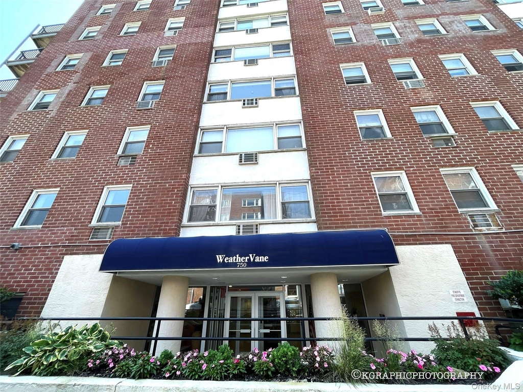 750 Shore Road - Photo 0