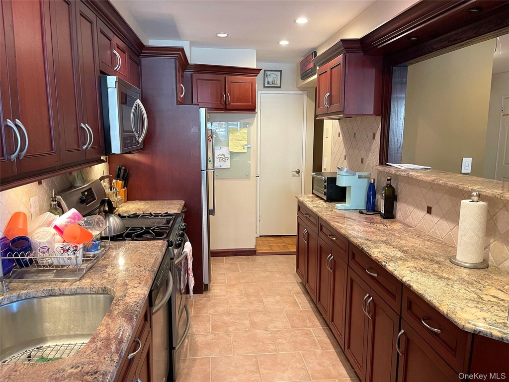 750 Shore Road - Photo 6