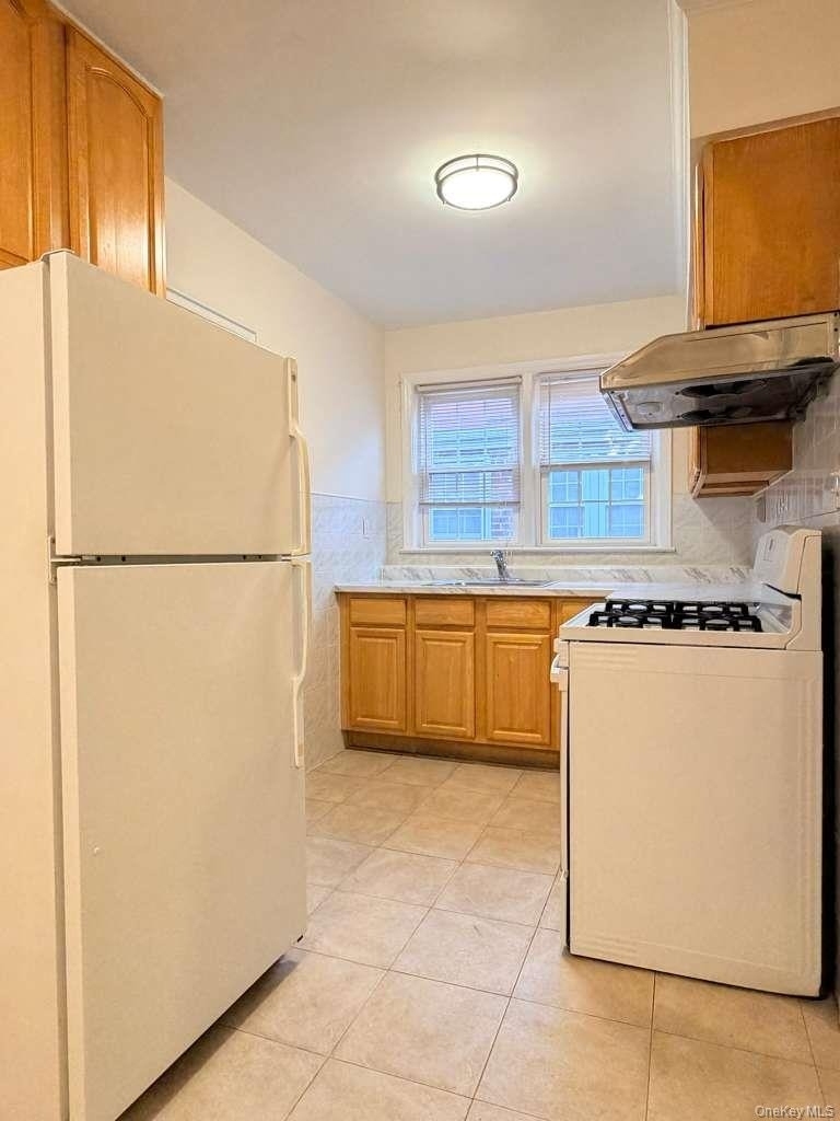 7731 166th Street - Photo 4
