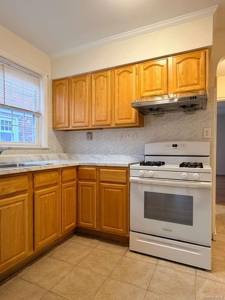 7731 166th Street - Photo 2