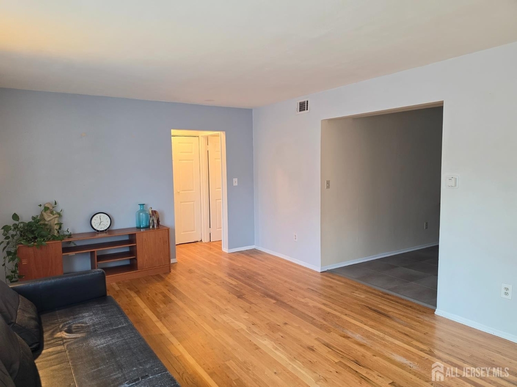 18 Judson Street - Photo 3