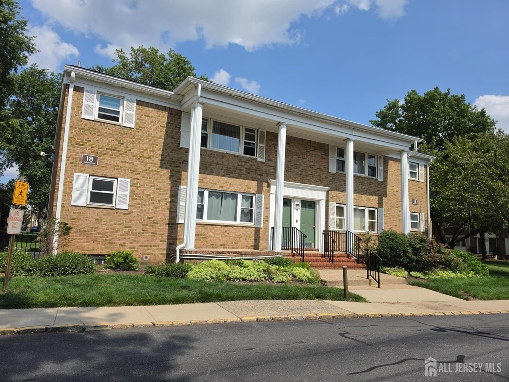 18 Judson Street - Photo 2
