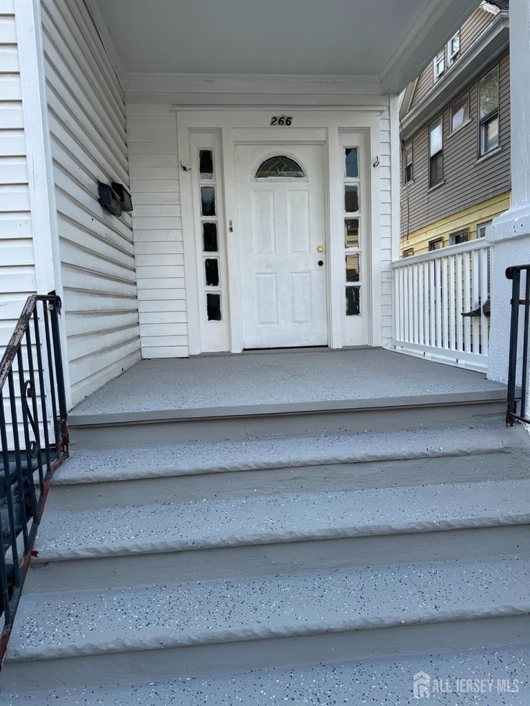 266 Sandford Street - Photo 12