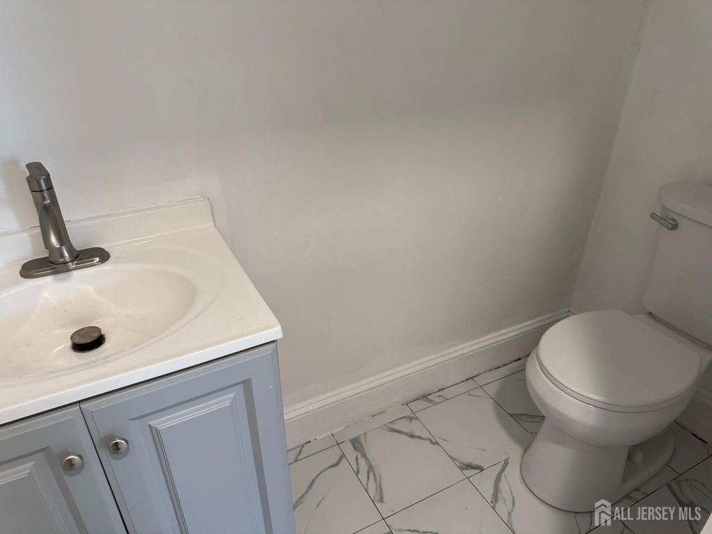 266 Sandford Street - Photo 11