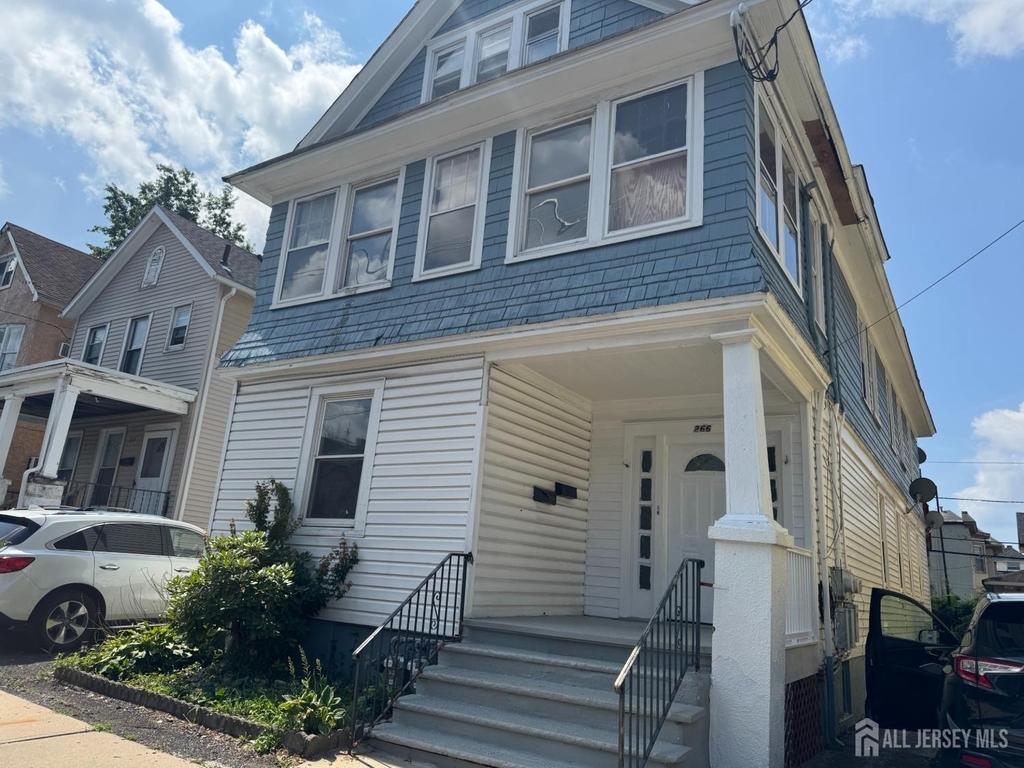 266 Sandford Street - Photo 13