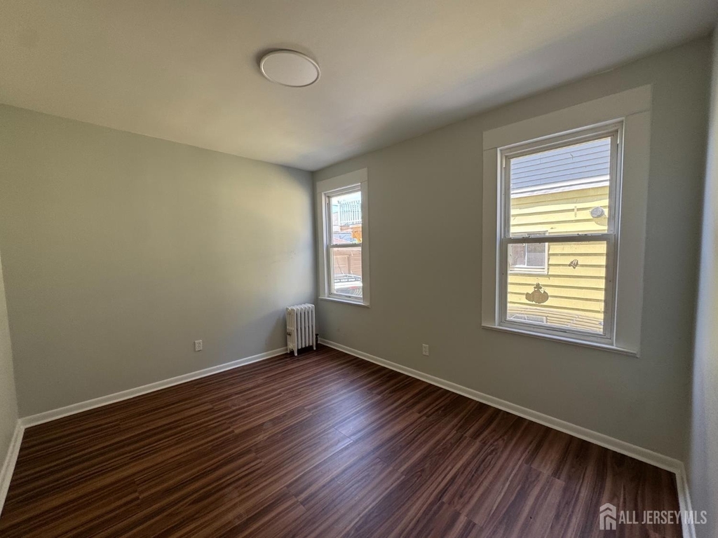 266 Sandford Street - Photo 4