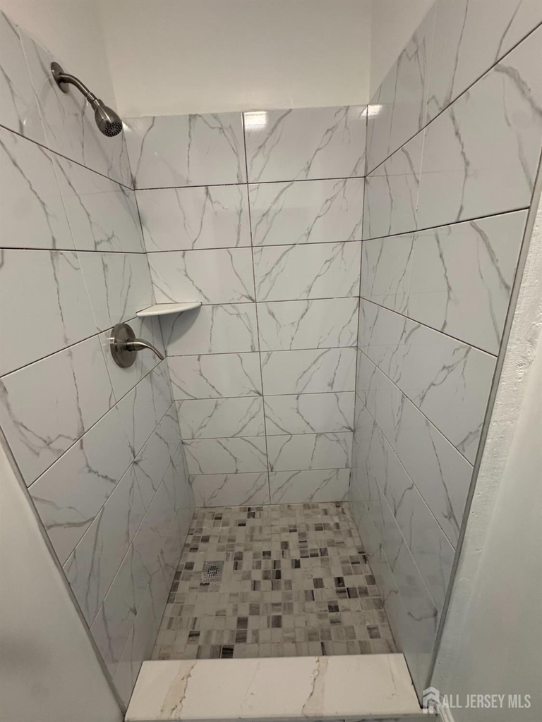 266 Sandford Street - Photo 10
