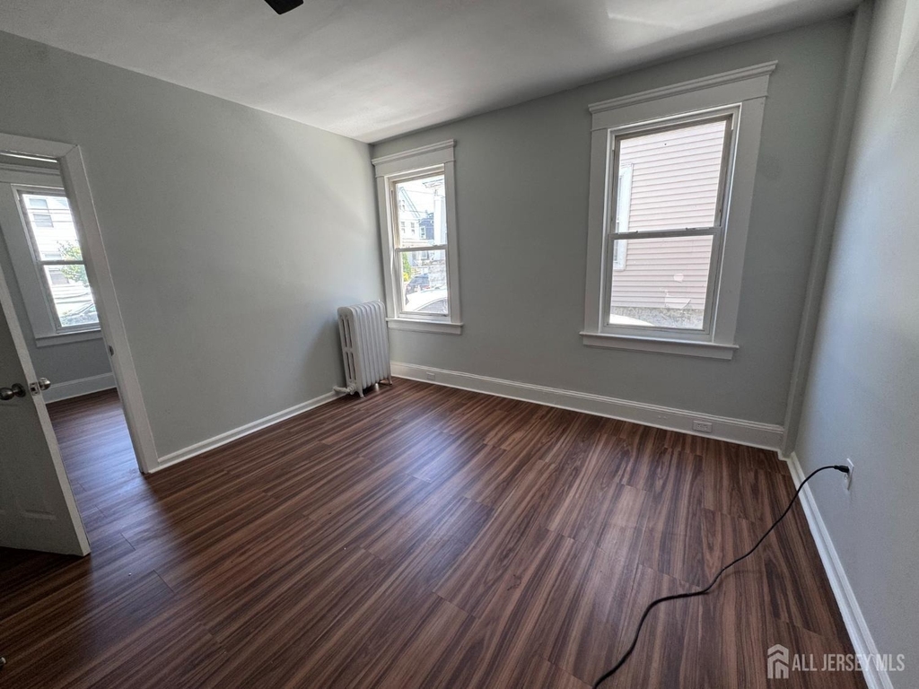 266 Sandford Street - Photo 8