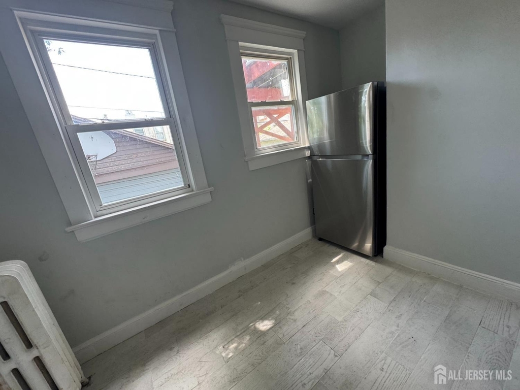 266 Sandford Street - Photo 3
