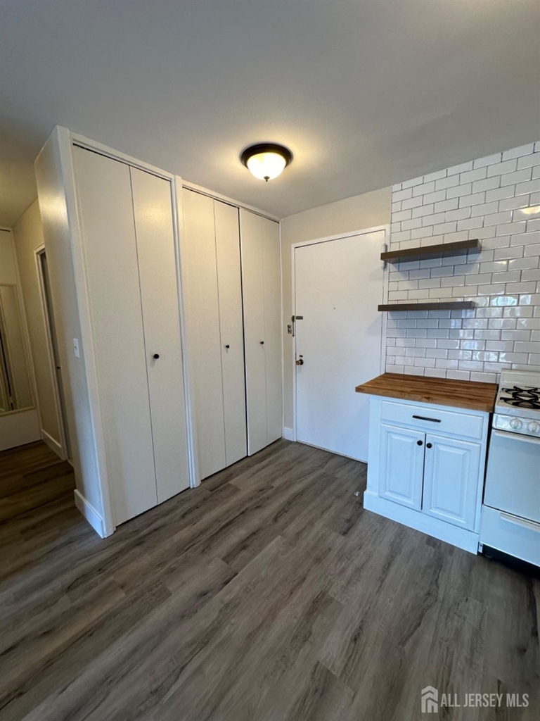 123 S Adelaide Avenue - Photo 2