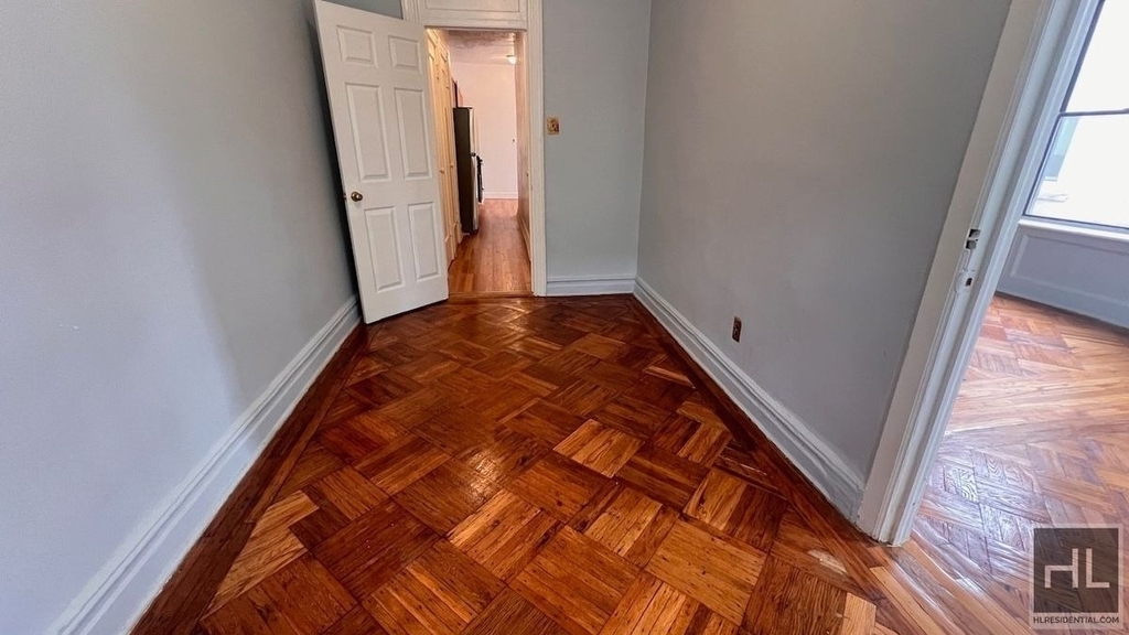 593 Miller Avenue - Photo 9