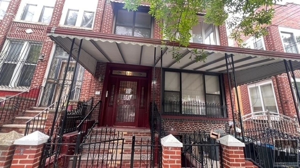 593 Miller Avenue - Photo 15