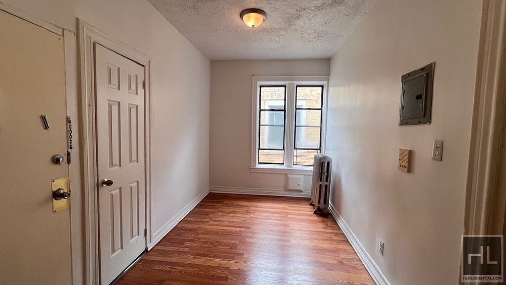 593 Miller Avenue - Photo 2