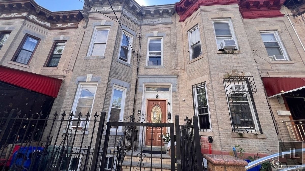 9746 Drew Street - Photo 13