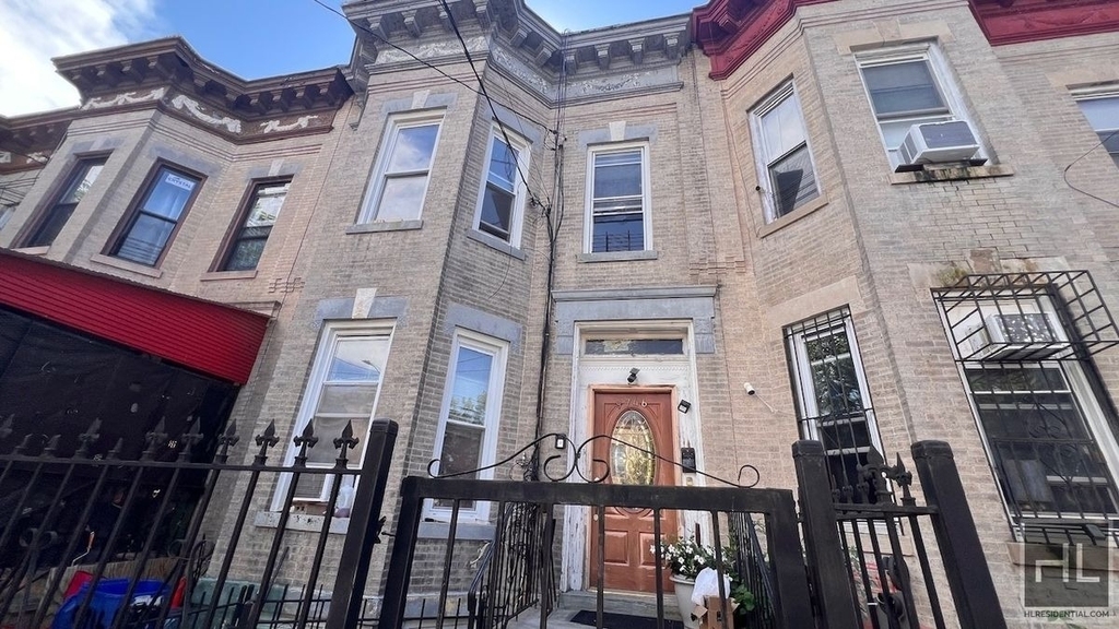 9746 Drew Street - Photo 12