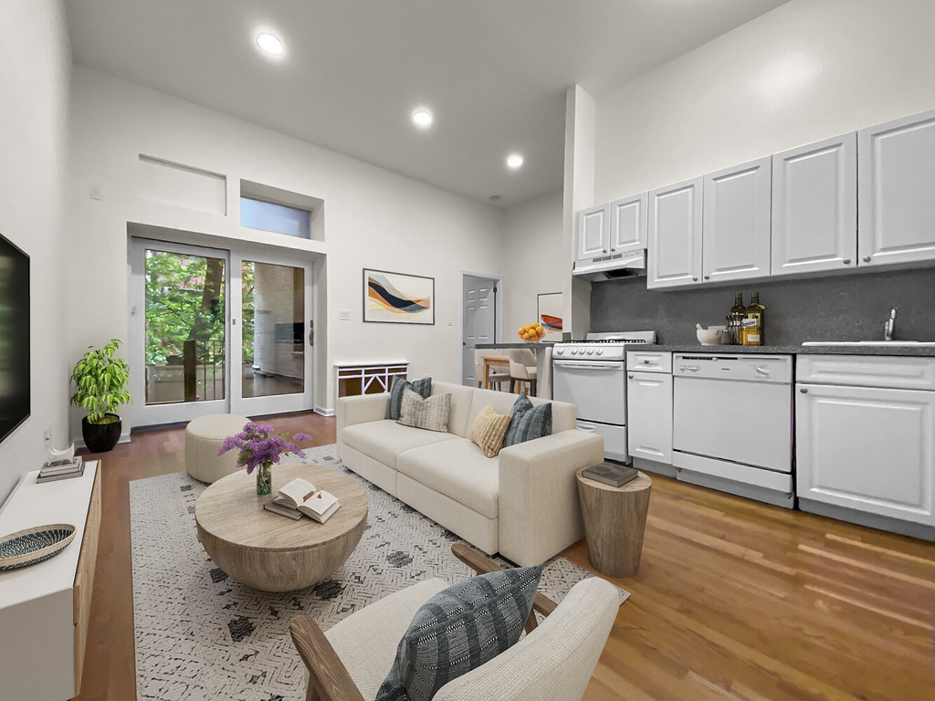 130 E 93rd Street - Photo 2