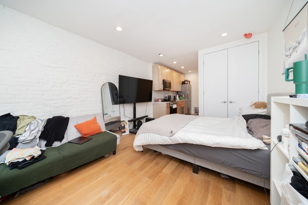344 W 17th Street - Photo 1