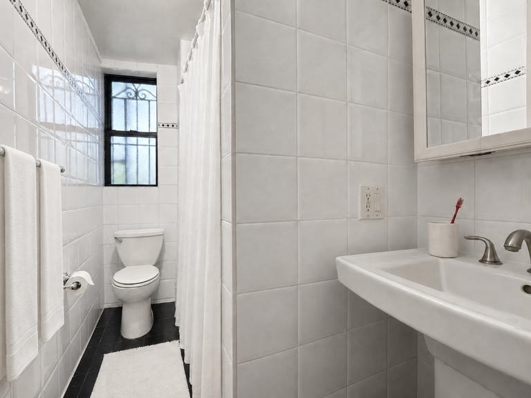 280 Riverside Drive - Photo 4