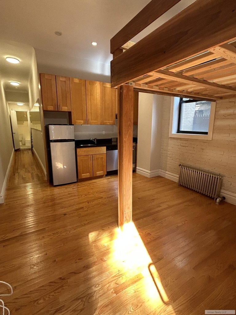 318 W 106th Street - Photo 4